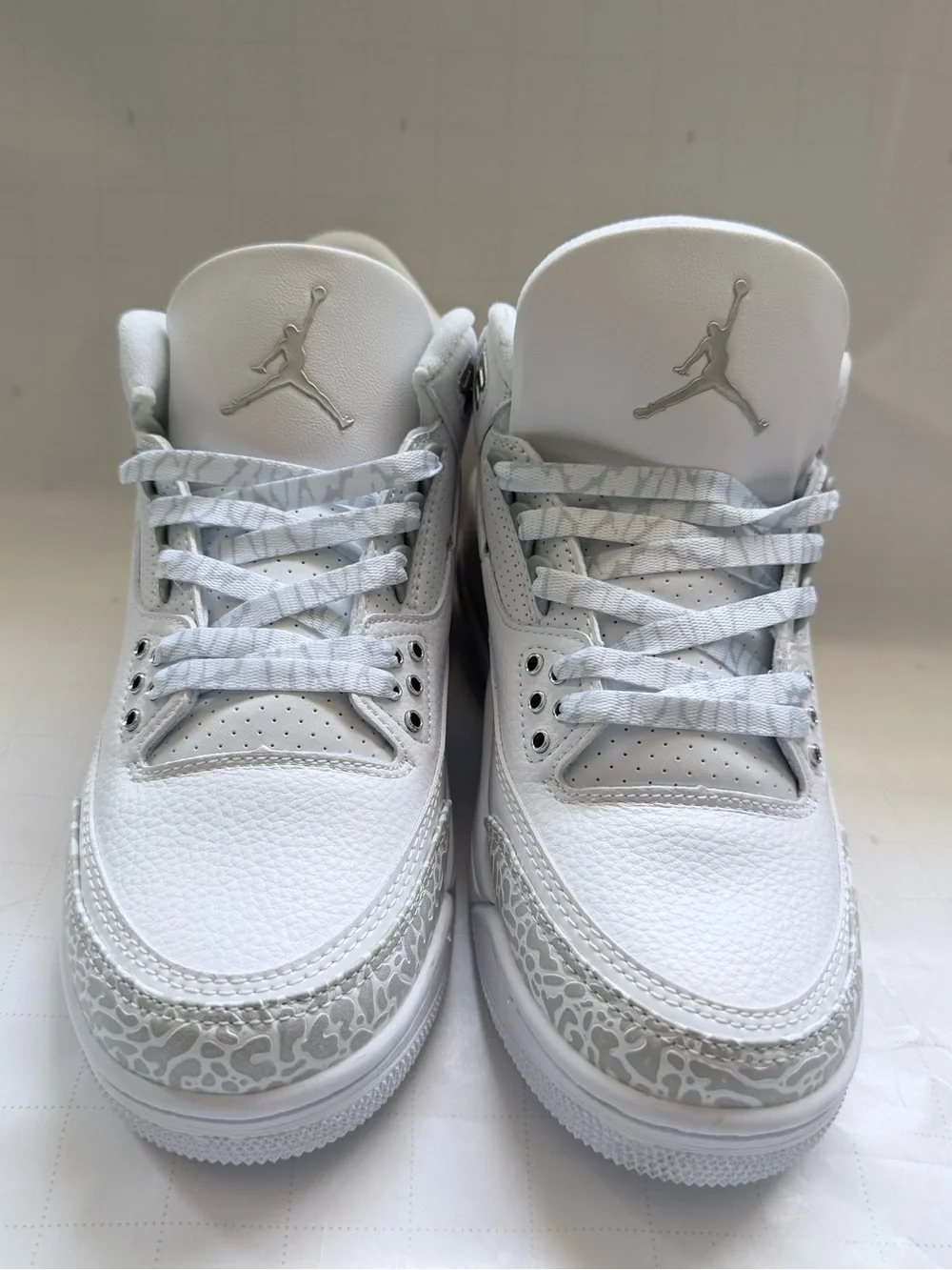 Jordan clean white